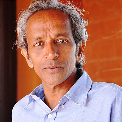 R. Sriram – Yogalehrer: Info & Videos