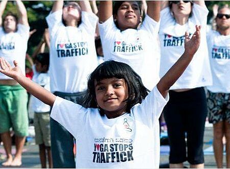 Yoga Stops Traffick: Yogis gegen Menschenhandel