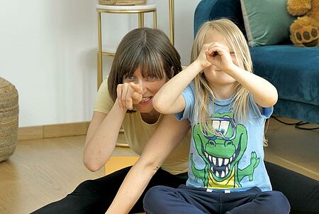 Kinderyoga-Übungen für mehr Freude: Raus aus dem Lockdown-Blues!