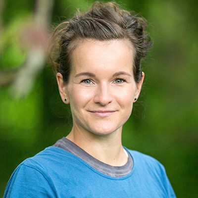 Yogalehrerin Nancy Krüger von happydots yoga