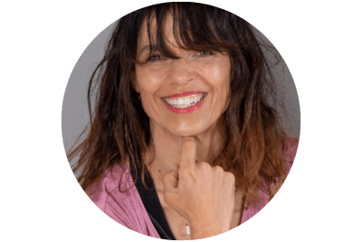 Stephanie Schönberger - Yogalehrerin, Autorin, Historikerin