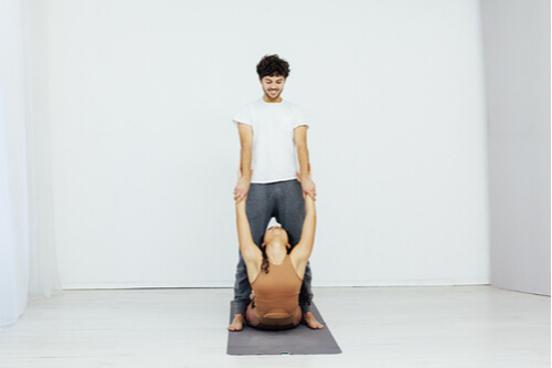 Yoga Übungen für Paare